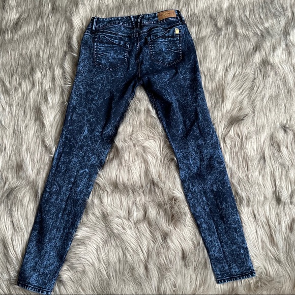 Blue acid wash skinny jeans - Picture 2 of 6
